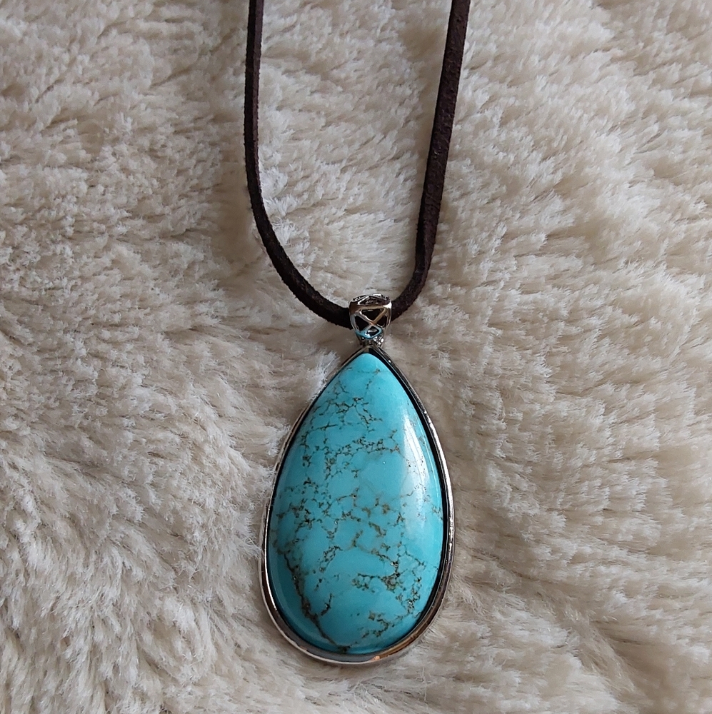 🌺 NEW Turquoise Pendant Necklace